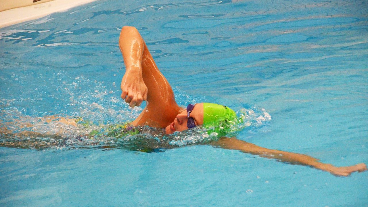 codo alto en natacion